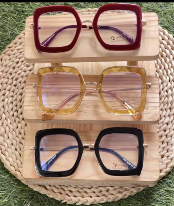 Blue light blocking glasses