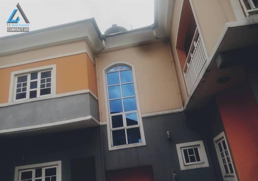 Spacious 4-bedroom duplex for rent