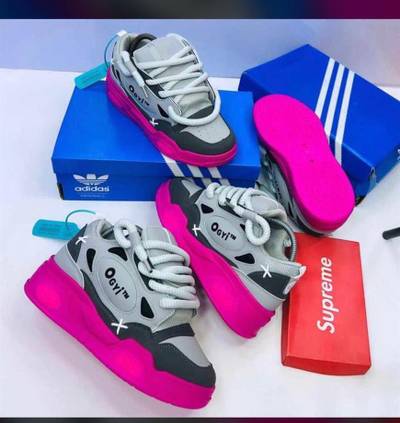 OGyi Tm sneaker
