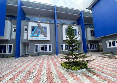 Live like royalty in  3 bedroom duplex