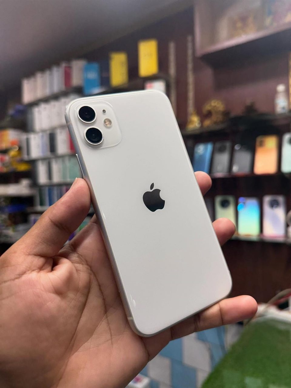 Clean Apple iPhone 11 128gb white