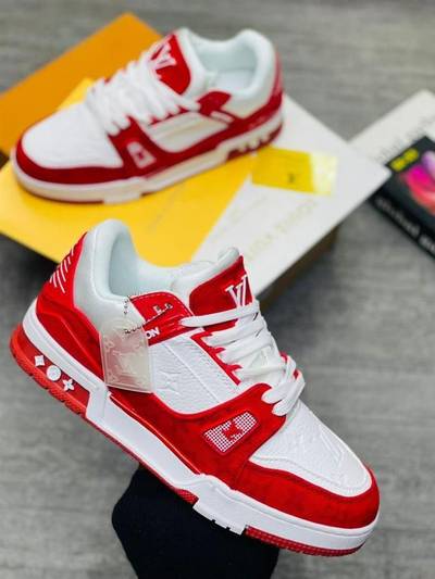 *LOUIS VUITTON LUXURY SNEAKERS*