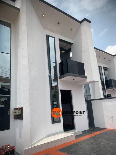 4 BEDROOM FULLY DETACHED DUPLEX WITH BQ