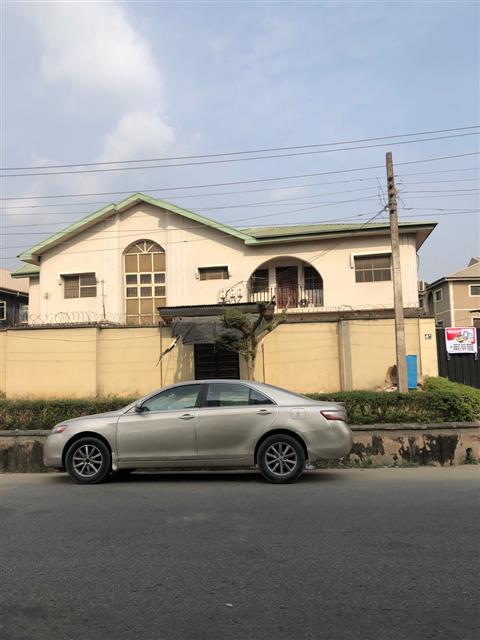 A duplex of 5 bedroom to let at Gbagada