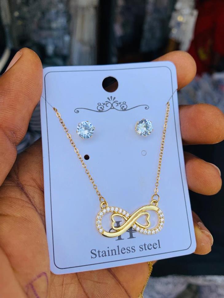 EXCLUSIVE DAINTY SET