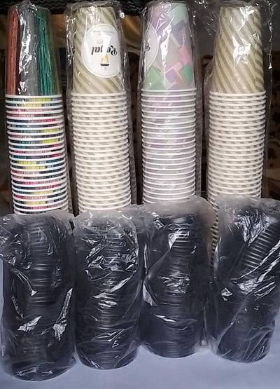 DISPOSABLE PAPER CUPS WITH LIDS