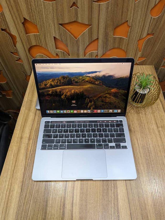 Mac book pro 2020 uk used