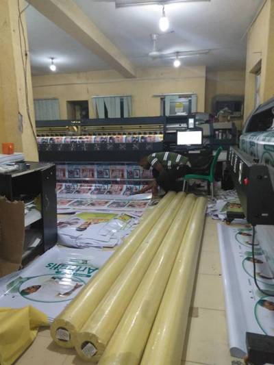 LARGE FORMAT BRANDING