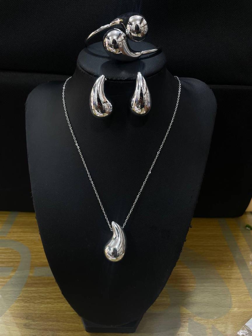 Tear drop set