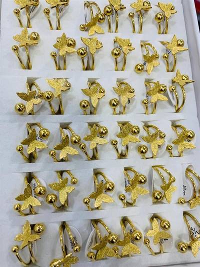 Knuckle earrings