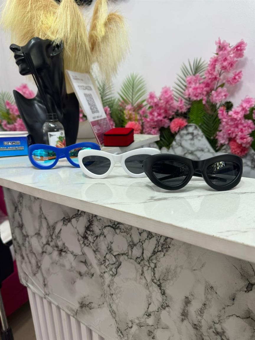 Fashion glasses and blue lens