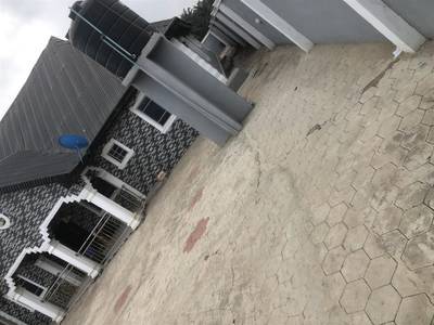 4 bedrooms well funniched bungalow