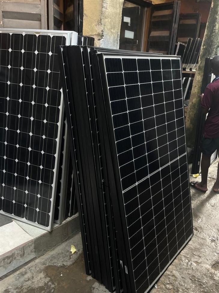 Canadian solar panel 550watts half cut