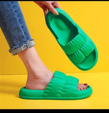 Lady fashion slide