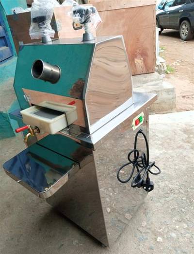 Sugar cane juice extractor machine