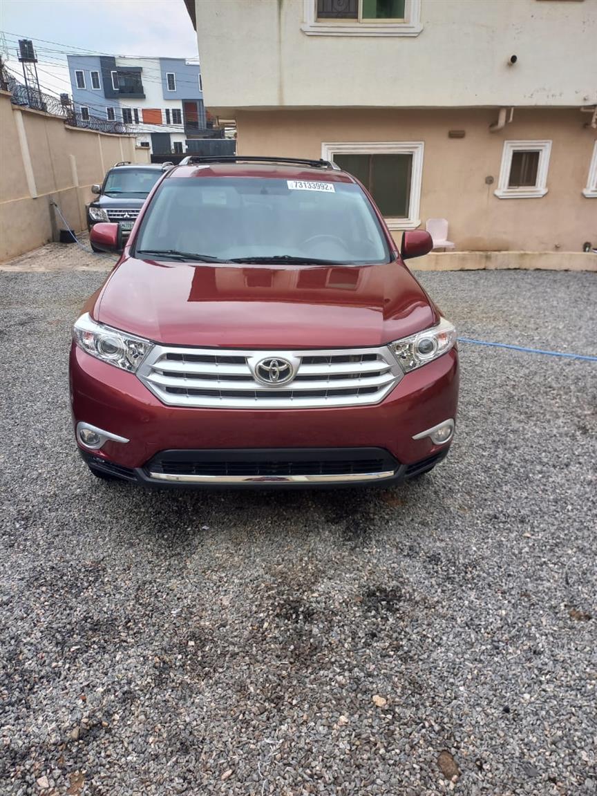 Foreign Used 2013 Toyota Highlander SE