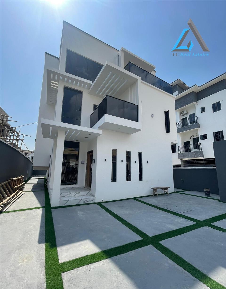 5BEDROOM FULLY DETACHED DUPLEX FOR SALE