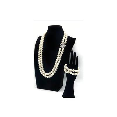 High-quality pearl beaded necklace