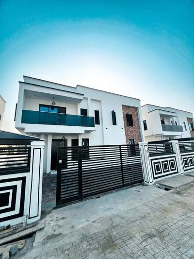 Luxurious 4-Bedroom Fully Detached Duple