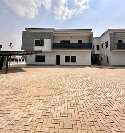 Forsale,5 bedroom terrace duplex with bq