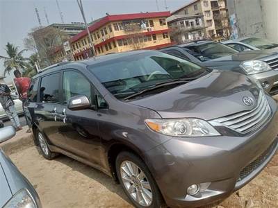 Toyota sienna 2011direct Belgium for sel