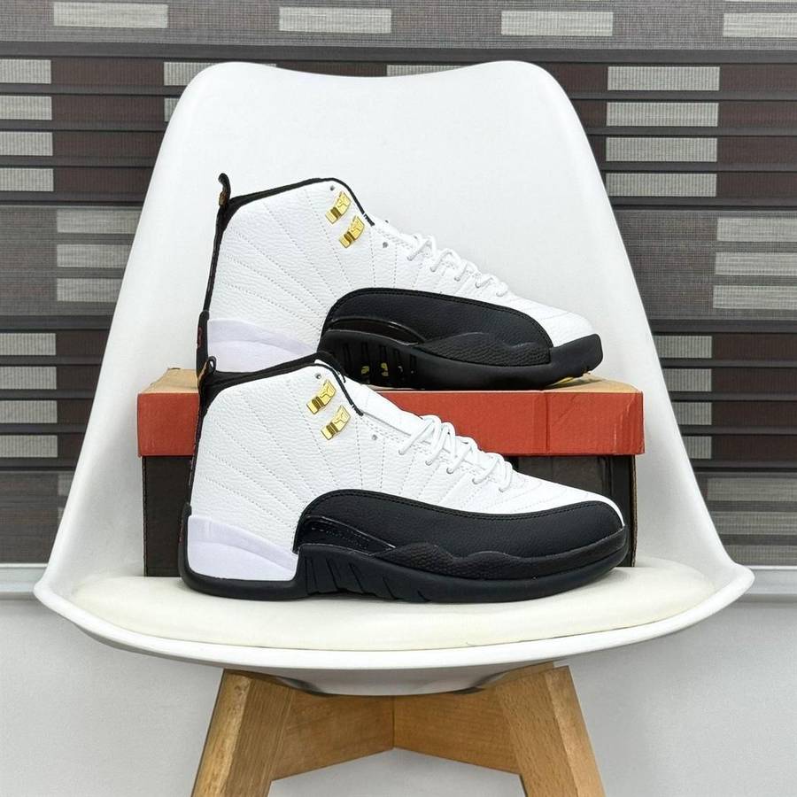 *QUALITY AIR JORDAN sneakers