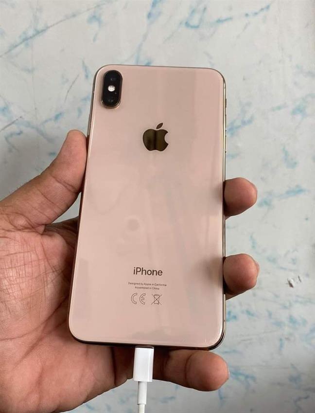 Clean used iphone xs max 256gb gold