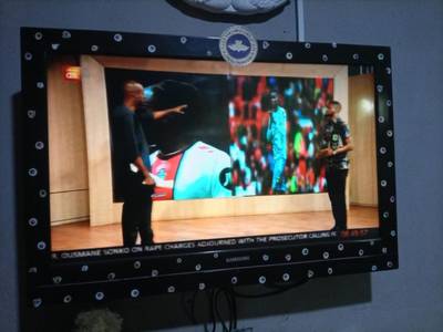 Samsung 32" Flat Screen TV