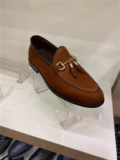Standard Italian footwear