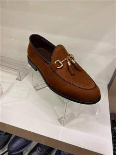 Standard Italian footwear