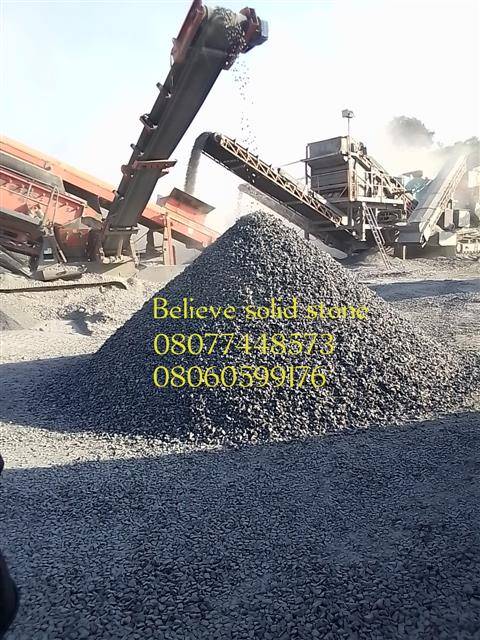 Pure black stone (chipping)