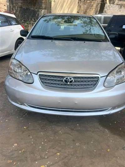 Clean Toyota corrolla