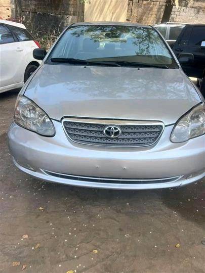 Clean Toyota corrolla