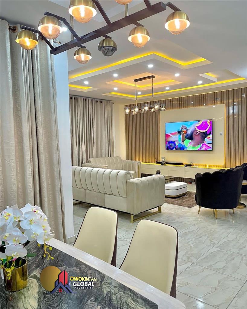 SHORT-LET APARTMENT