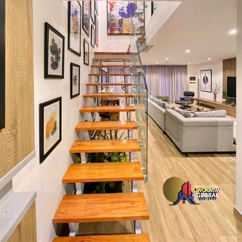 SHORT-LET APARTMENT
