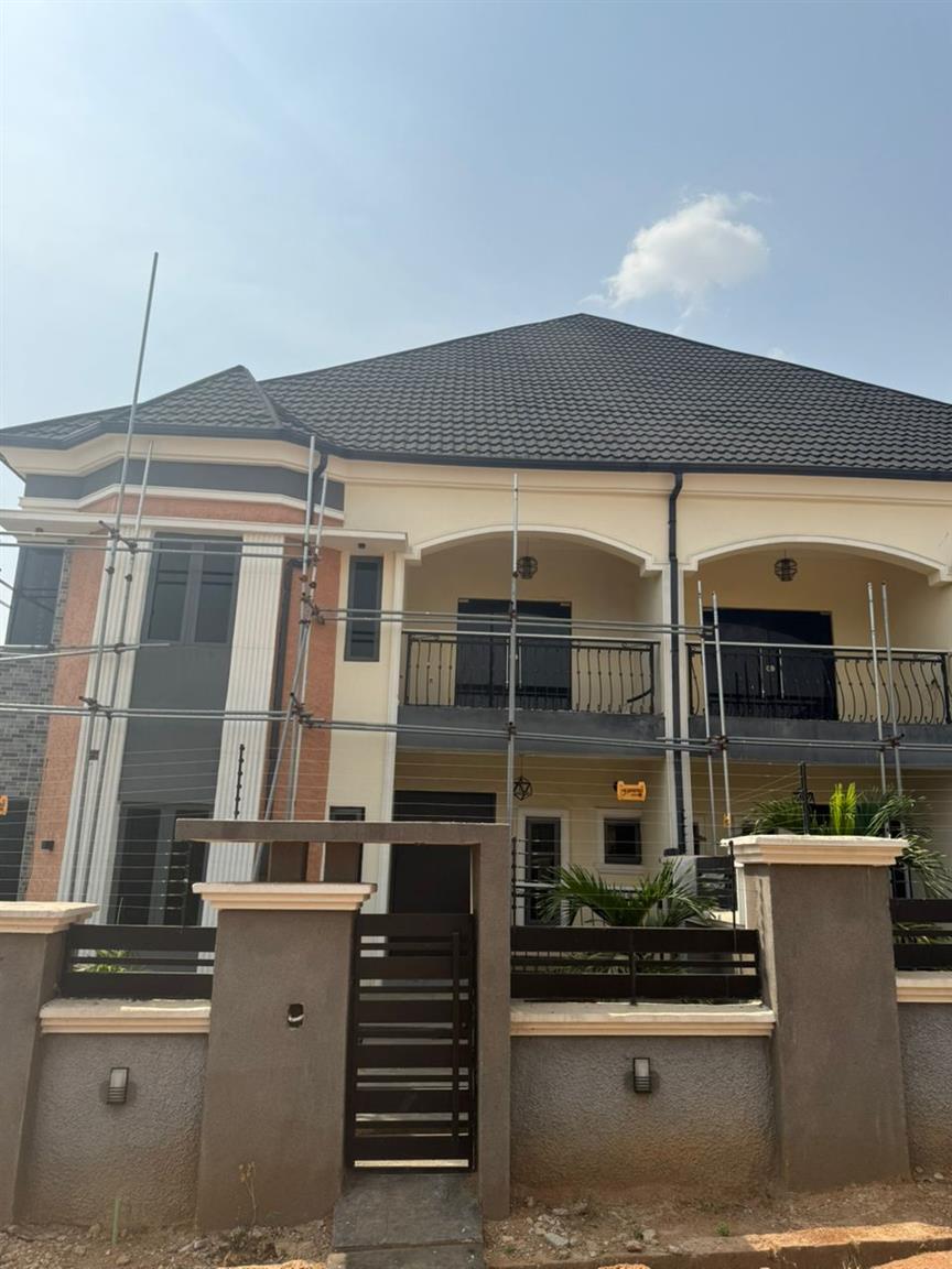 4 bedroom duplex for sale with Pool in wuye abuja