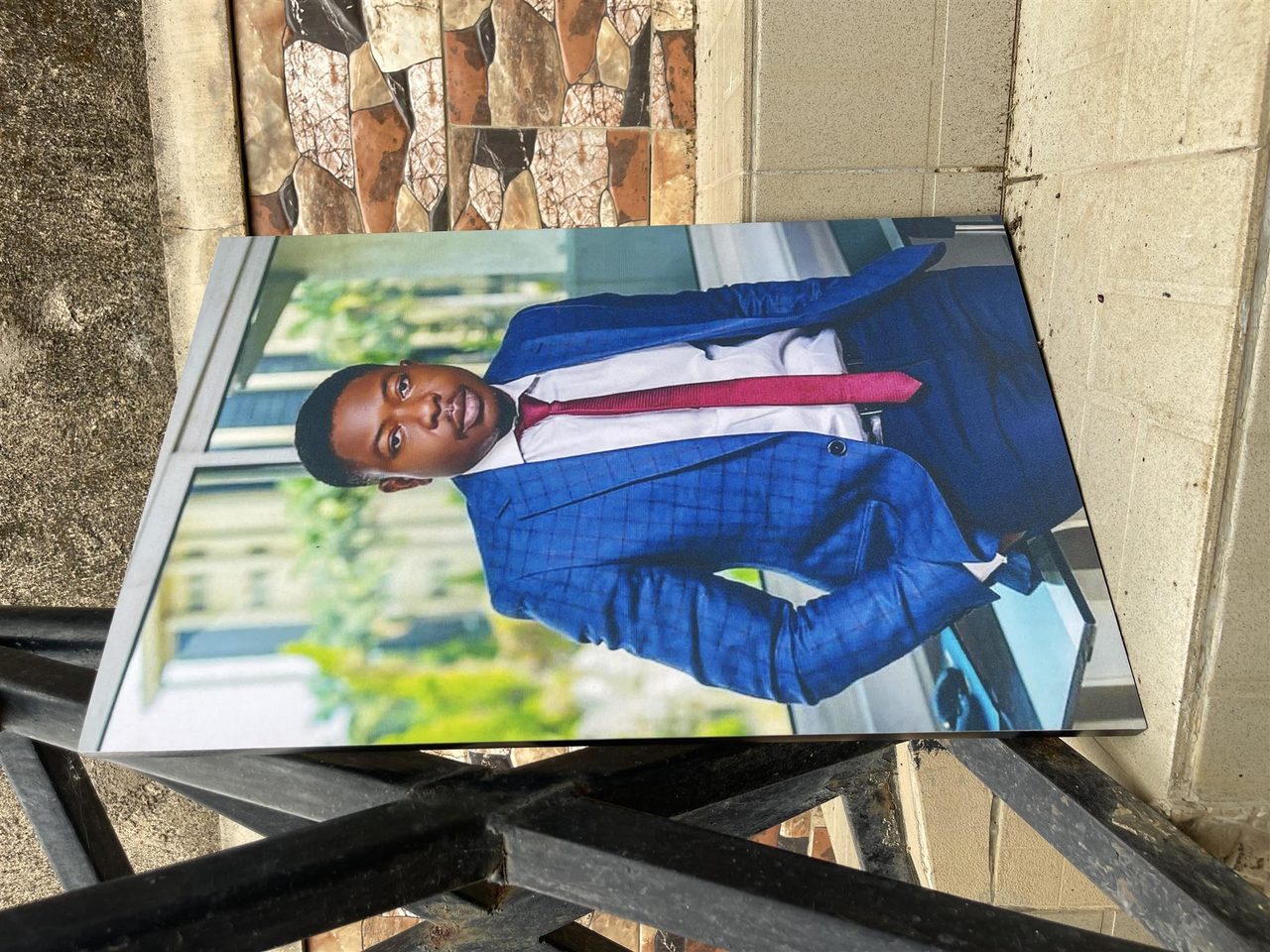 Picture Frames In Jos