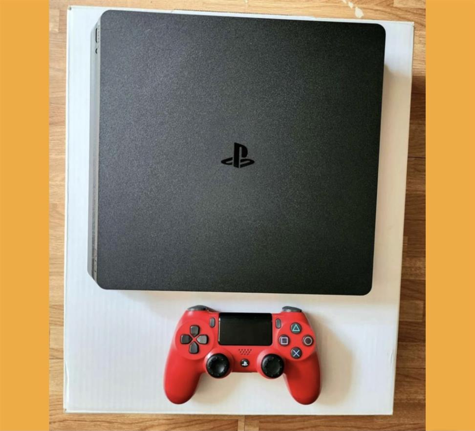 Foreign Used PS4 Slim With 1 Pad Only !!
