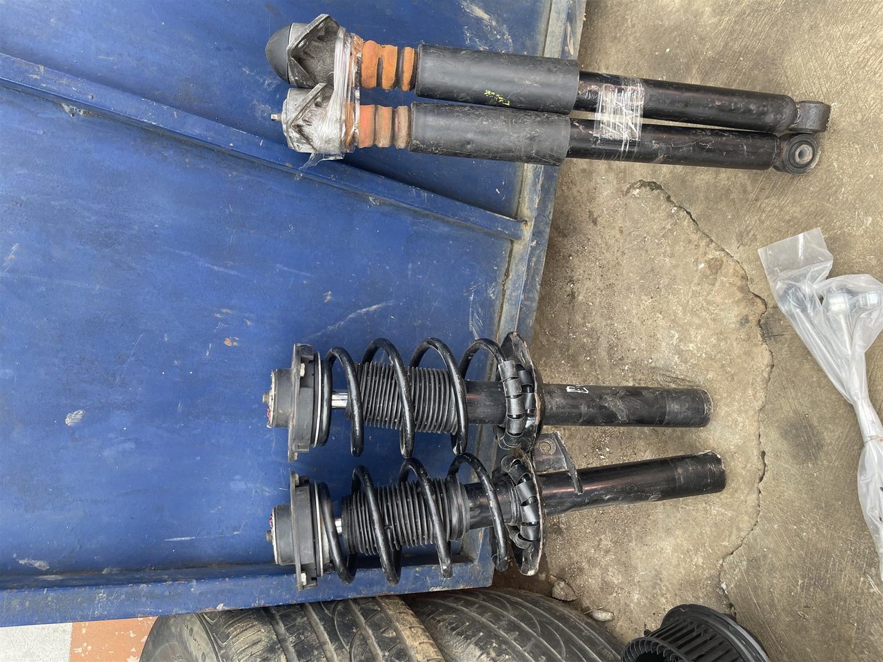 Front and back shocks for FSI/TSI