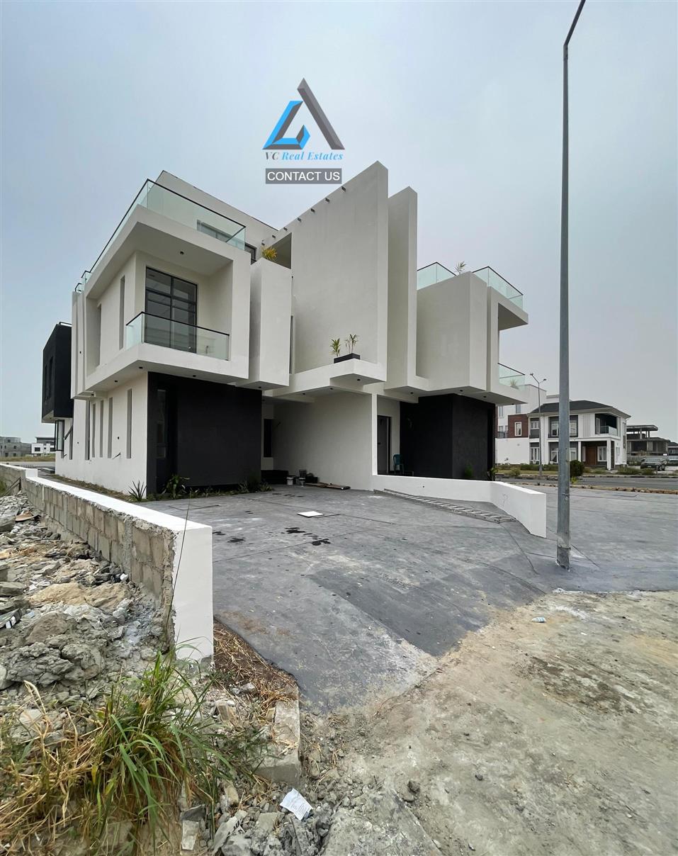 LUXURY 5BEDROOM SEMI DETACHED DUPLEX
