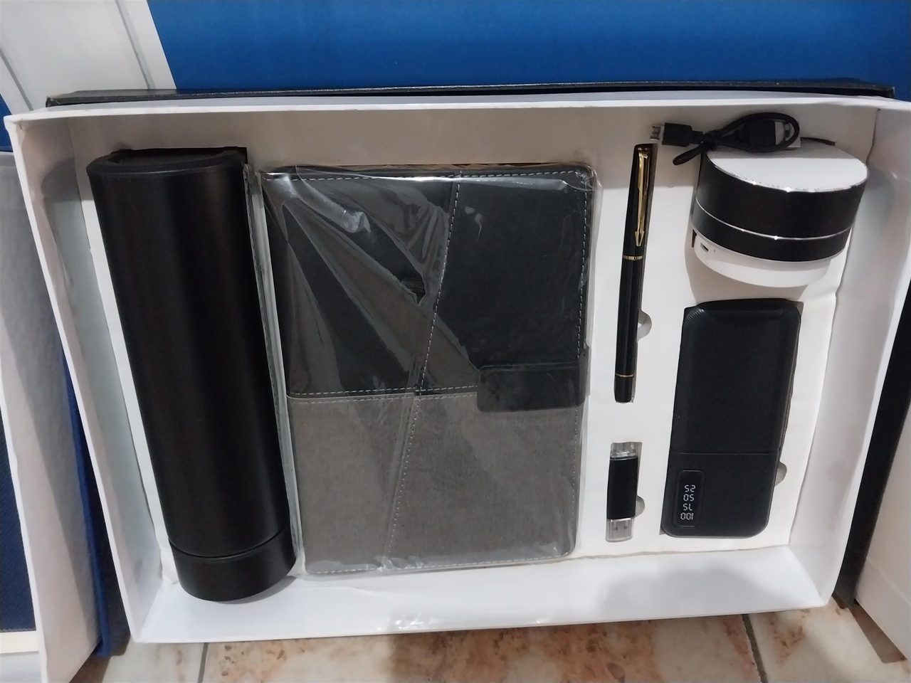 6 in 1 Corporate Business Gift Set with
