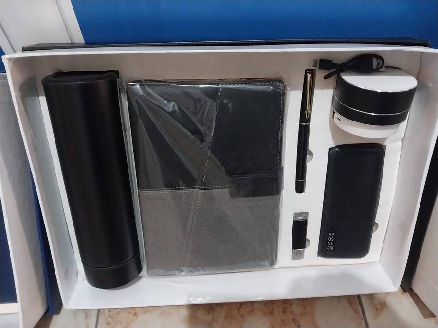 6 in 1 Corporate Business Gift Set with