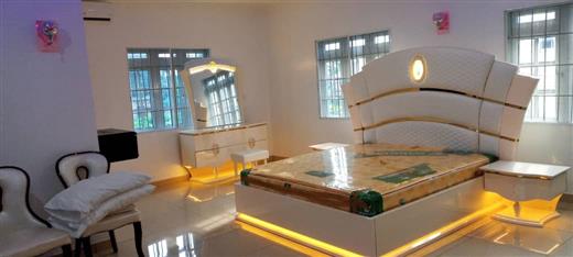 A complete set of bed