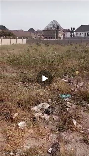 1 acre along Ibusa major Tarred road