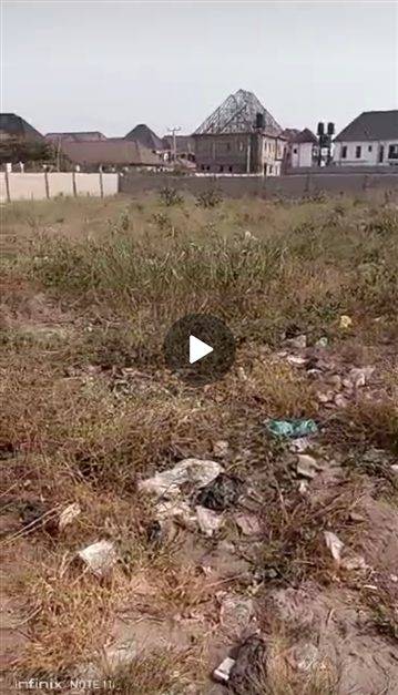 1 acre along Ibusa major Tarred road
