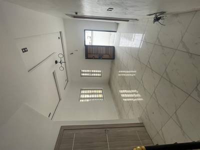 To Let: 4 bedroom duplex