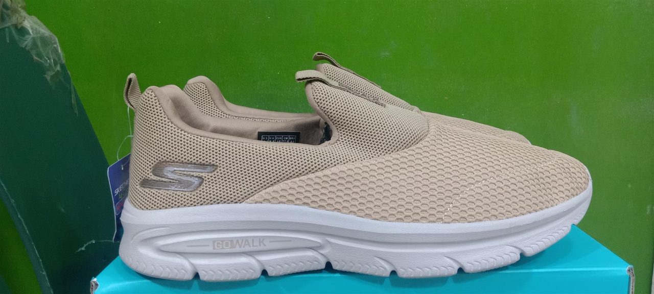 Skechers sneakers