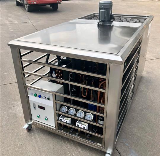 Ice block making machine