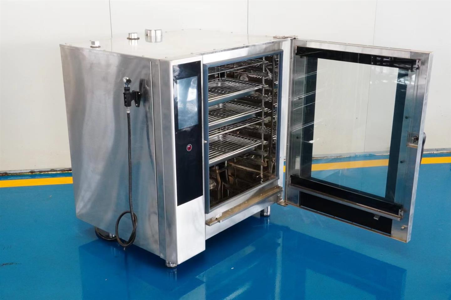 8 Trays convectional baking oven