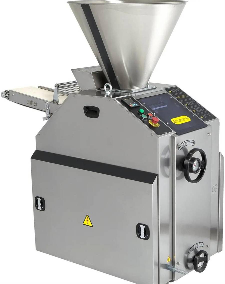 Volumetric dough divider machine